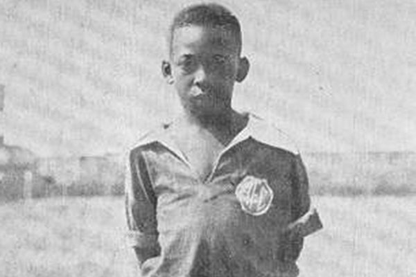 Pelé em seu primeiro time, o Sete de Setembro de Bauru, em 1947