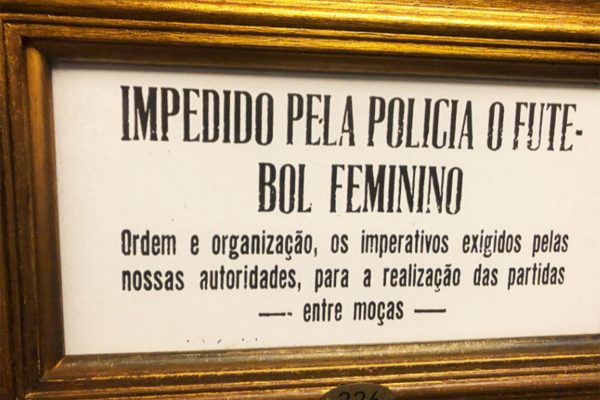 Placa proibindo o futebol femino em 1941