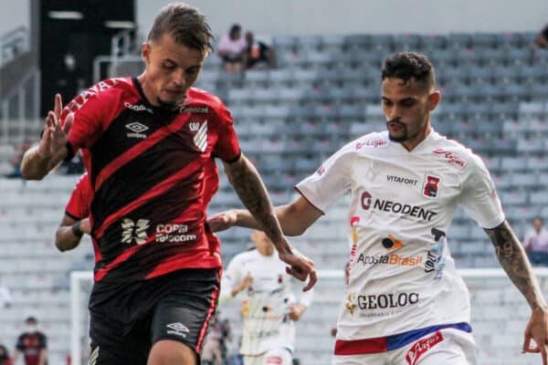 Jogadores do Athletico e do Parana Clube