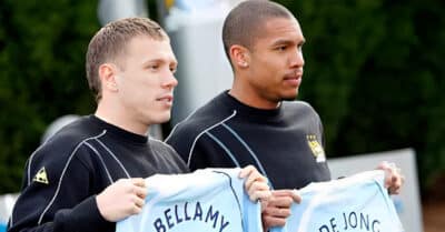 Bellamy e De Jong no Manchester City (Reprodução / Web)