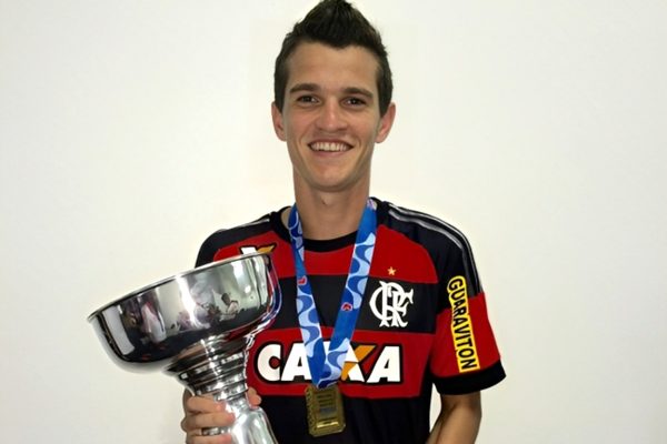 Dener, ex-zagueiro do Flamengo