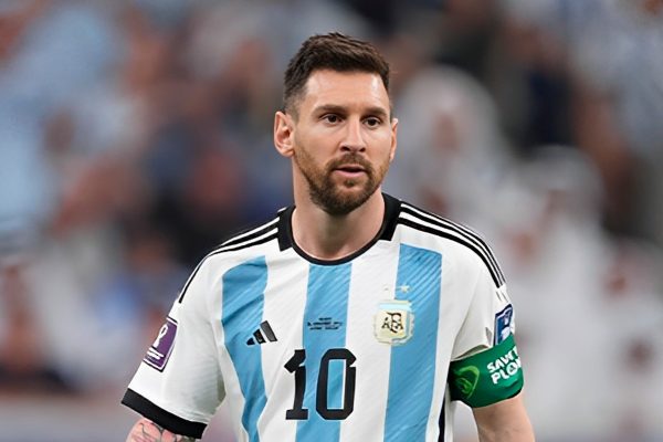 Messi com a camisa da Argentina na Copa de 2022