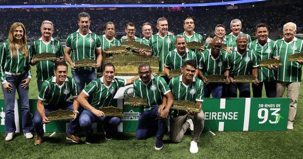 Homenagem do Palmeiras aos vencedores do Paulistão 93