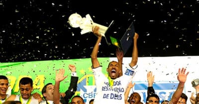 Paulista de Jundiaí celebrando o título da Copa do Brasil em 2005 (Reprodução / Web)