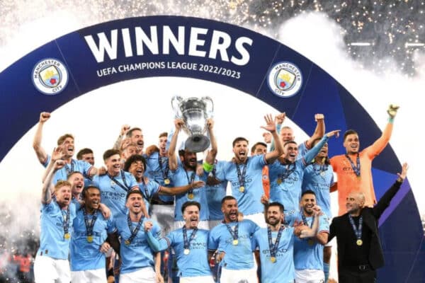 Manchester City festejando Champions League