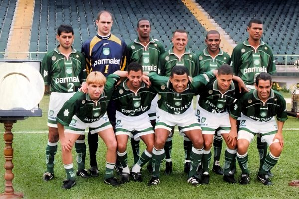 Time do Palmeiras campeão da Libertadores em 1999